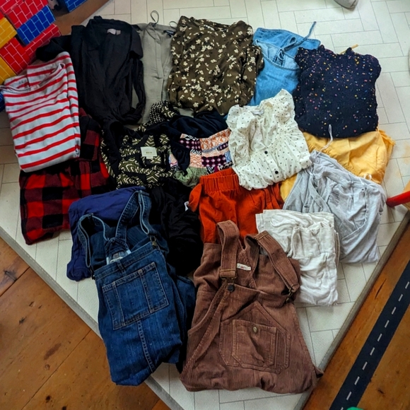 Maternity & Pregnancy Bundle - Picture 1 of 6